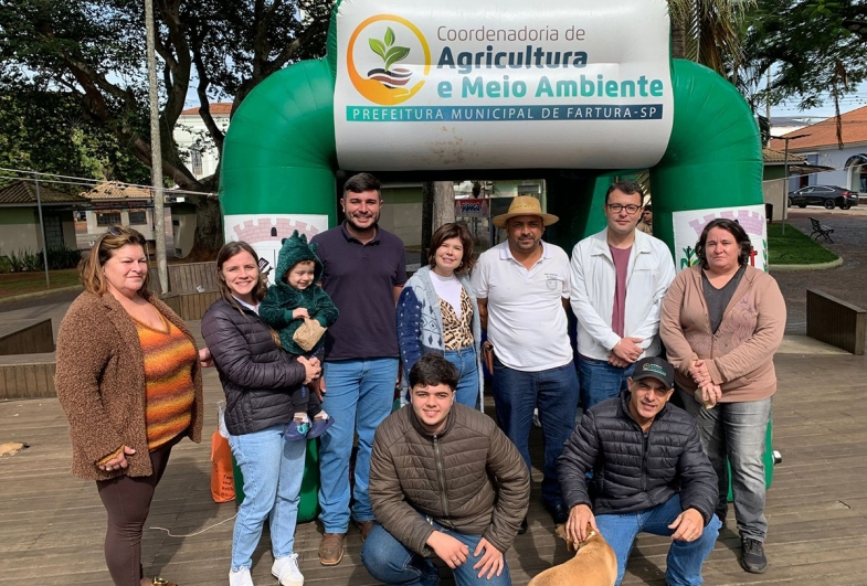 Feira de Adoção em Fartura garante novo lar para 14 animais