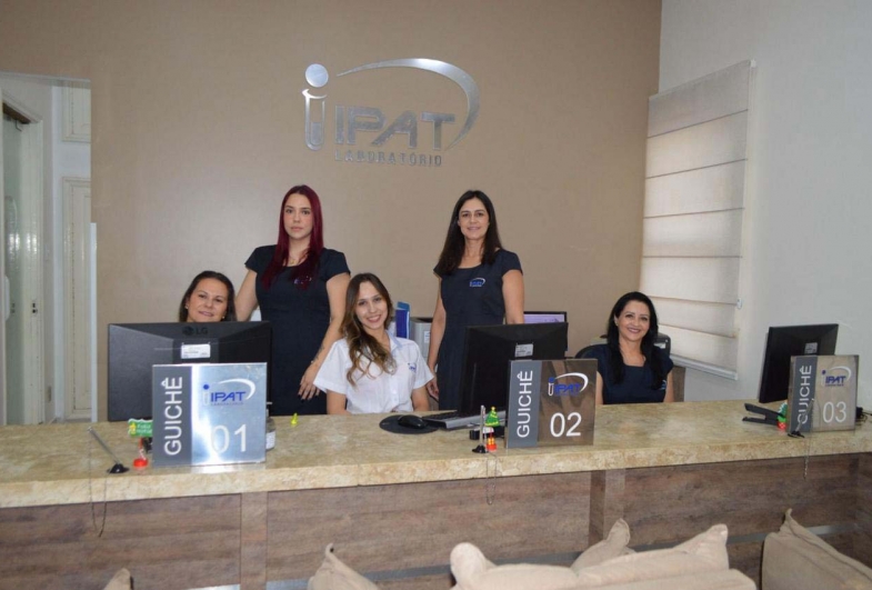 Equipe de atendimento e comercial do Laboratório IPAT
