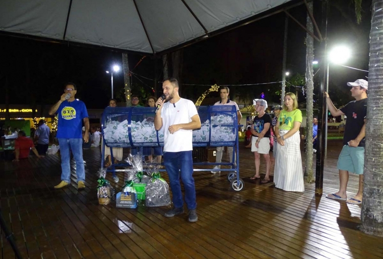 Maycon Freitas durante o sorteio dos prêmios