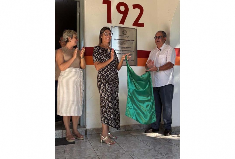 Vice-prefeita Célia, secretária da Saúde Regiane  Medeiros e prefeito de Luiz Marcos