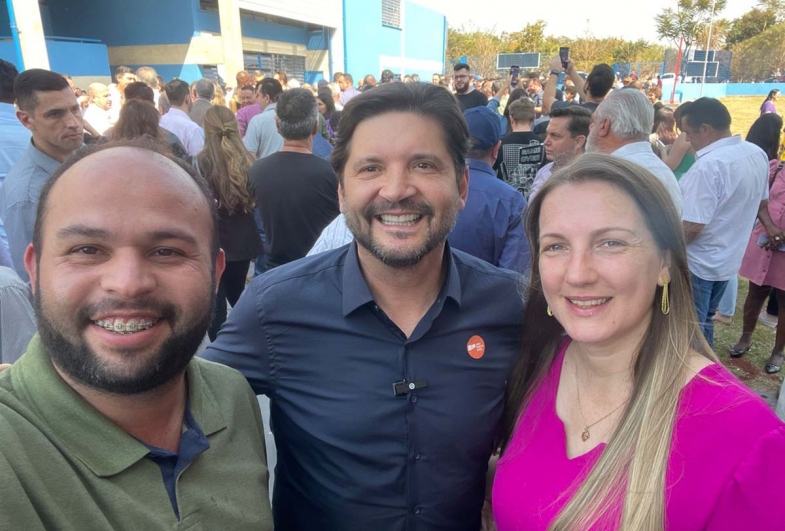 Assessor parlamentar Carlinhos, presidente  da assembleia legislativa André do Prado e presidente da Câmara Regina Bergamo