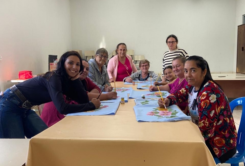 Fundo Social de Tejupá inicia oficinas  de artesanato no Distrito de Taquaras