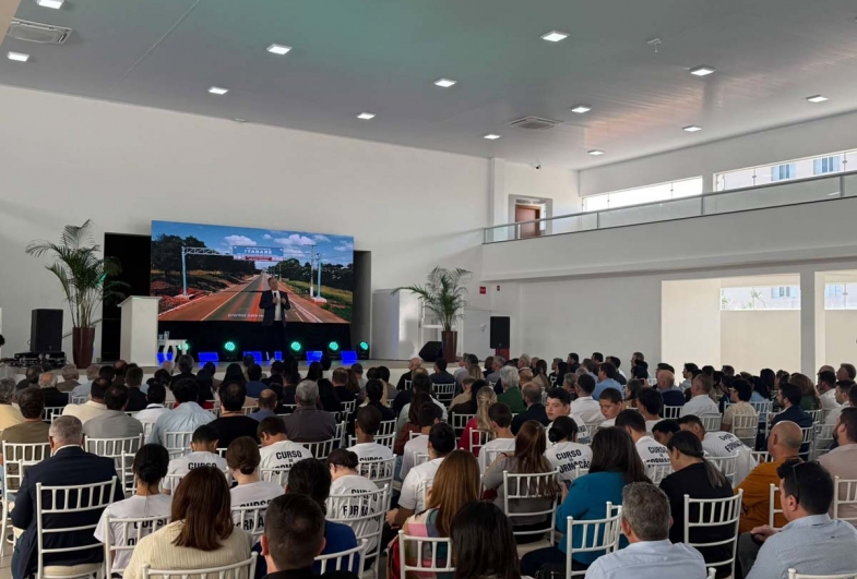 O encontro reuniu gestores públicos, empresários, lideranças e representantes do Governo do Estado para discutir estratégias voltadas ao fortalecimento da economia regional