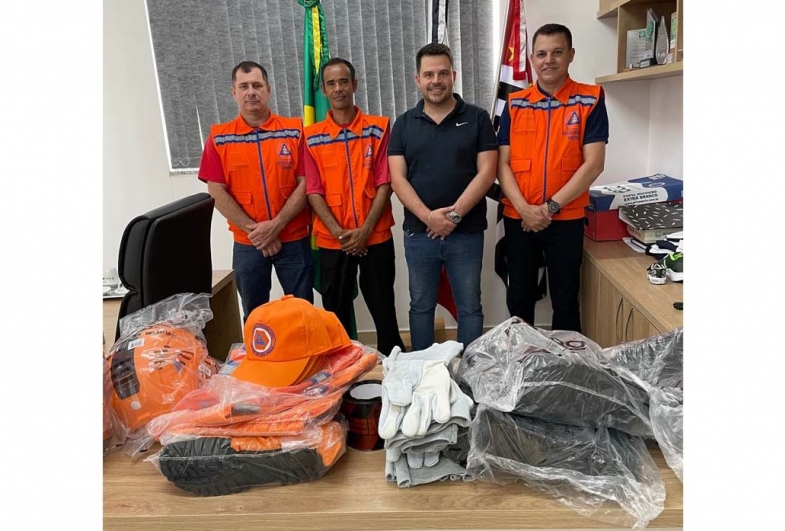 Coronel Macedo recebe kit da Defesa Civil do Estado de  São Paulo para operações no período de chuvas intensas