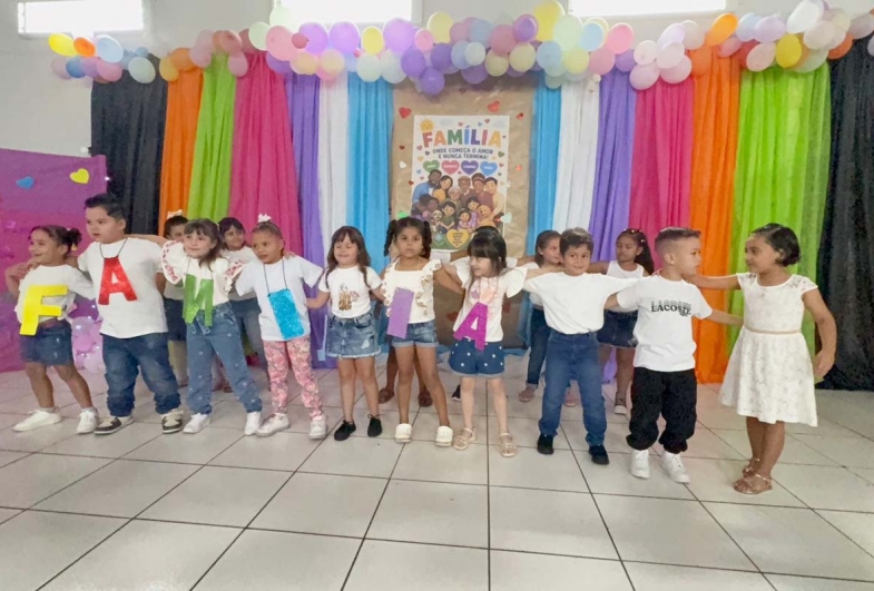 Projeto Família na Escola fortalece laços na EM Delmira Teresinha Villa Gobbo em Taguaí
