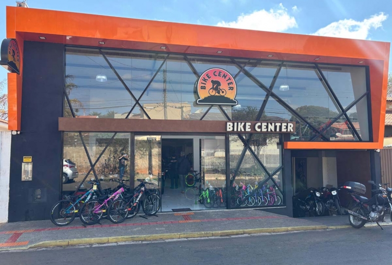 Bike Center Fartura celebra sucesso do sorteio de Dia dos Pais e fortalece relação com clientes