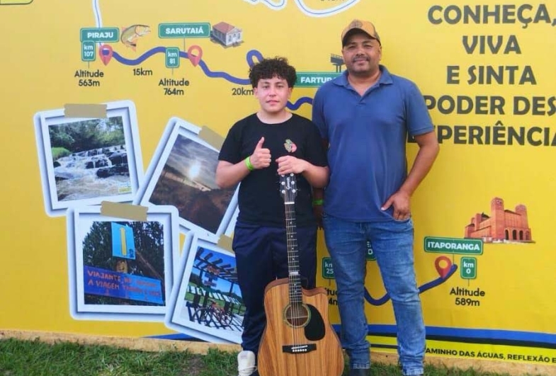 Christofer e coordenador de Turismo Clodoaldo Franco