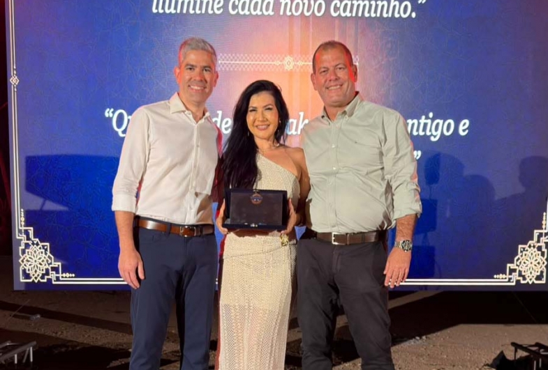 Carol Lajarin com Guilherme (Banco GM) e  Isac (Seguros GM)