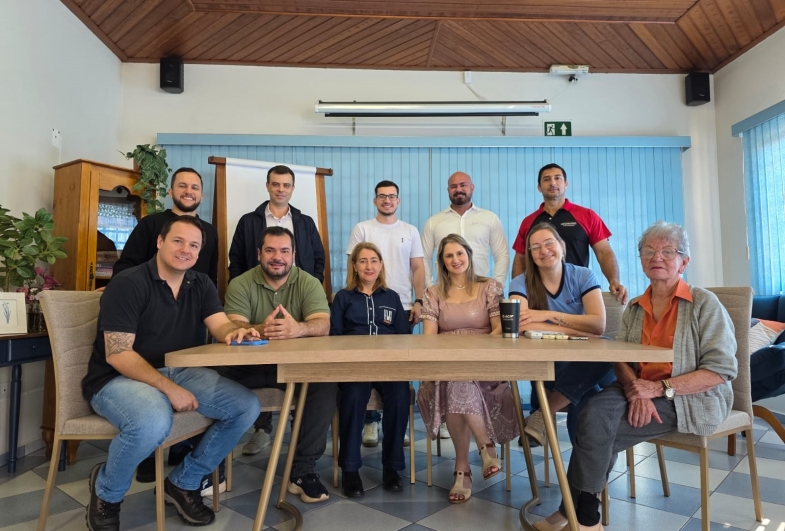 Reunião com empresários discute ações para  fortalecer o comércio de Fartura na reta final de 2025