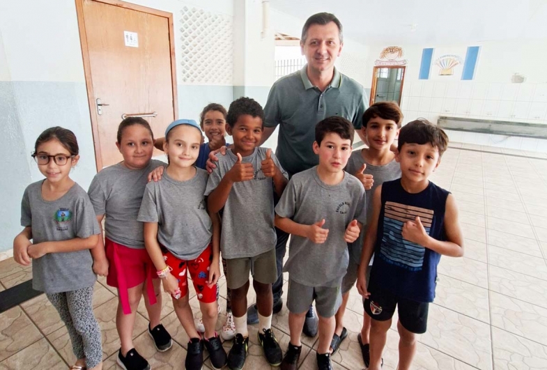 O vice-prefeito Rafael Corona visitou as escolas