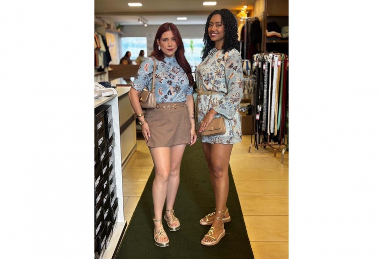 Modelos apresentando as coleções da Casual