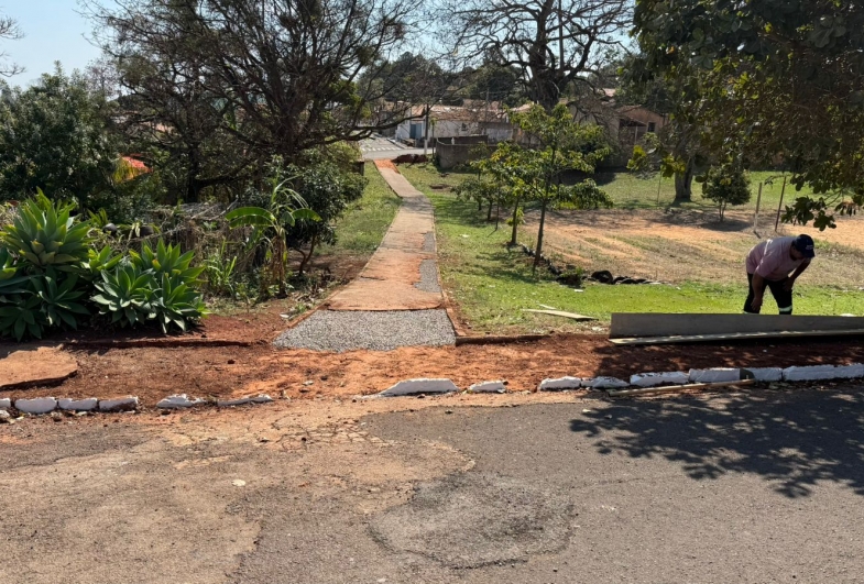 Prefeitura de Timburi investe na recuperação de calçadas para melhorar acessibilidade