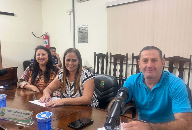 Vereadoras Leila Naldi e Preta e o vereador Rivael Leme dos Santos