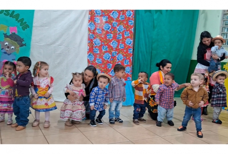 A programação contou com comidas típicas e momentos de interação entre os alunos