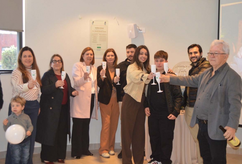 Juliana Brandi Carneiro Gonçalves, Marta Brandi Carneiro Gonçalves, Lourdes Savi Carneiro, Silvana Savi, André Savi, Ana Carolina Savi Carneiro, Lucas Gonçalves Borges, Matheus Henrique Corrêa da Silv