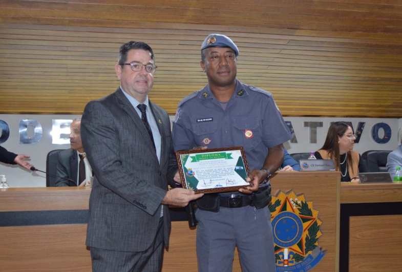Tenente Coronel Nazário durante a sessão na Câmara de Avaré