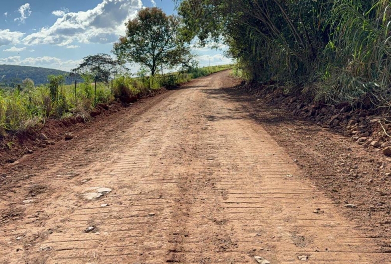 Além de passar as máquinas foram feitos os serviços de roletes