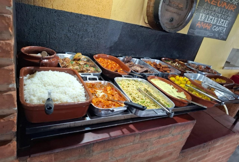 Almoço servido para a terceira idade