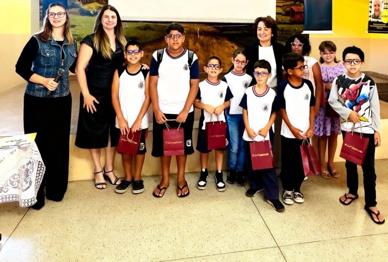Ver melhor para aprender melhor: alunos de Avaré recebem óculos gratuitos e ganham um novo olhar para o futuro