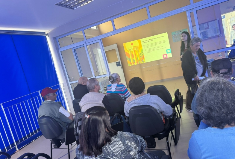 Atividades procuram estimular a  memória e promover a autonomia