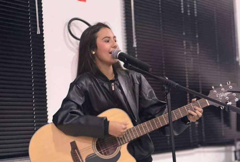 Cantora Helen Boiadeira