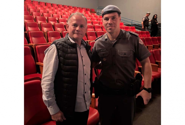 Prefeito de Taguaí participa de solenidade  da Polícia Militar em Taquarituba