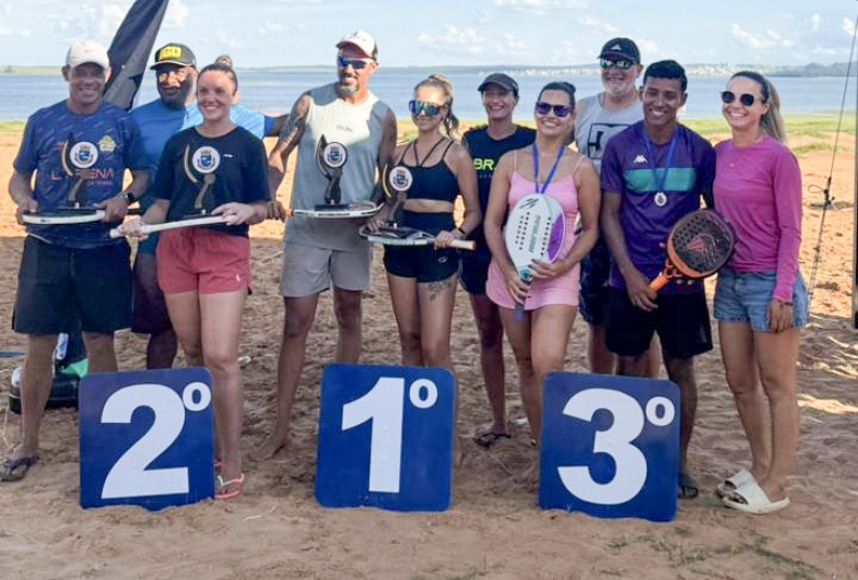 Esportes movimentam a orla do Balneário Costa Azul durante o Carnavaré Folia 2026