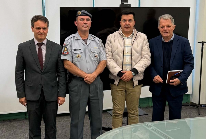 Prefeito apresenta demandas de segurança em reunião na Secretaria de Segurança Pública de SP