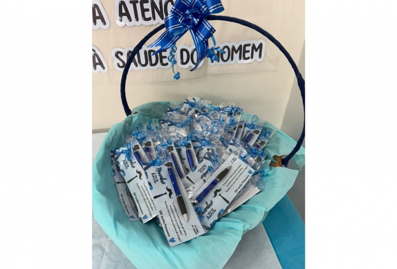 Brindes para homens que participaram do evento