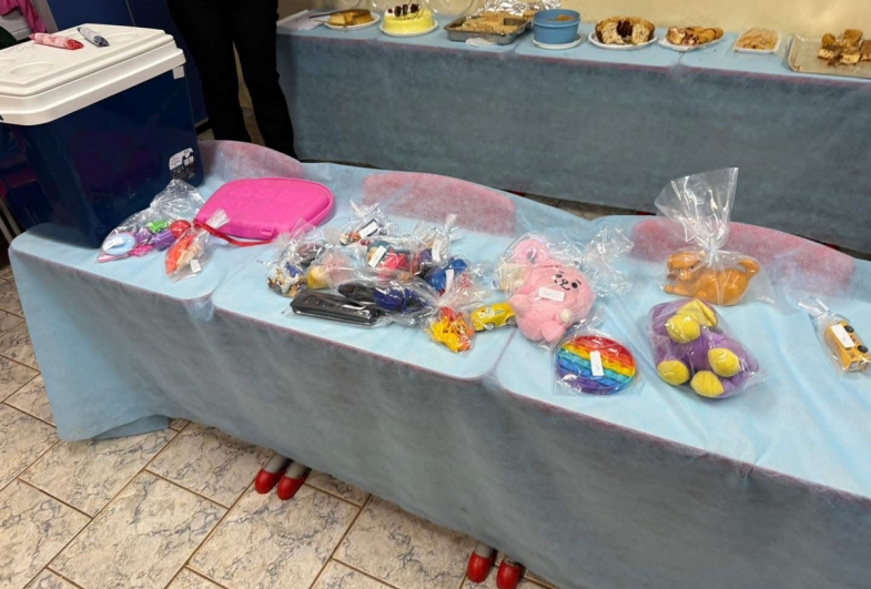 Brinquedos também  foram vendidos
