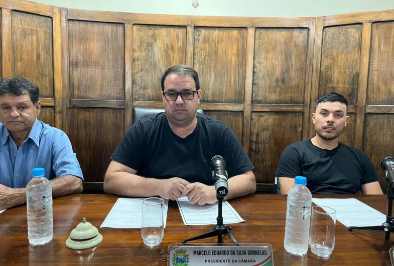 Câmara de Timburi realiza 13ª sessão ordinária com votação de projetos e homenagens