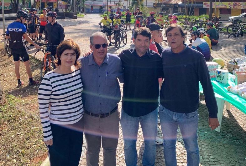 Primeira-dama Elisangela, prefeito Marcão do Haras, vereador Sildemar e secretário de Turismo e Cultura André