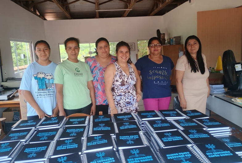 Iniciativa apoiada pela Suzano transforma cadernos usados em renda e oportunidades para mulheres em Capão Bonito 