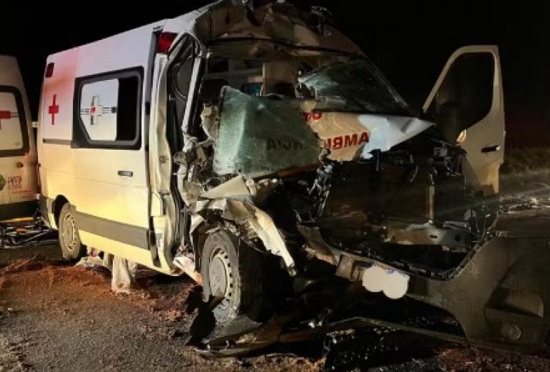 Enfermeira morre em acidente entre ambulância e carreta em Itapeva