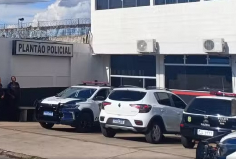 Homem ensanguentado invade biblioteca de escola para pedir socorro em Itapeva