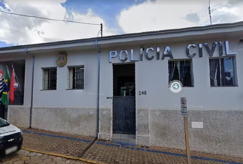 Homem preso por violência doméstica tenta atirar em ex dentro de delegacia e é baleado pela PM em Piraju
