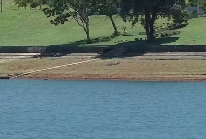 Bombeiros encontram corpo de homem que estava desaparecido havia três dias após barco virar em represa