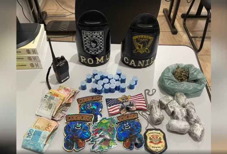 Drogas em embalagens holográficas com a escrita ‘Cookie’ e bandeira dos EUA são apreendidas em Itapeva