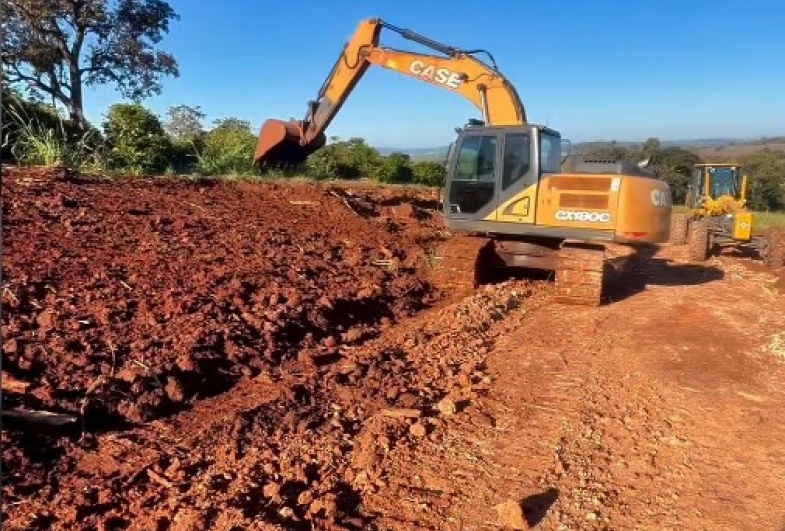 A obra faz parte das ações de manutenção  e recuperação das estradas rurais