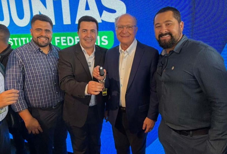 Cristiano Barbosa, prefeito Cristiano Amorim,  vice-presidente Geraldo Alckmin e Everson Rodrigues