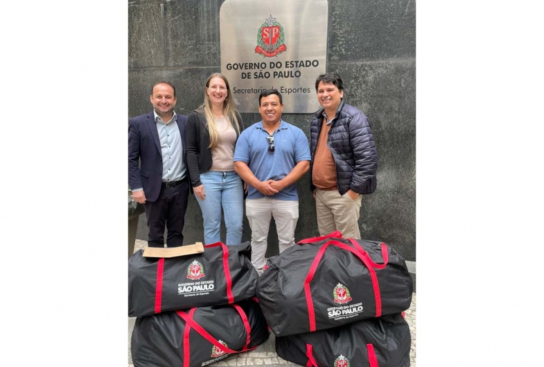 Assessor do deputado Mauricio Neves, Miderson Eduardo, presidente da Câmara Regina Bergamo, vereador Tatu Benção  e o coordenador de digitalização  da prefeitura, Paulo Gobbo