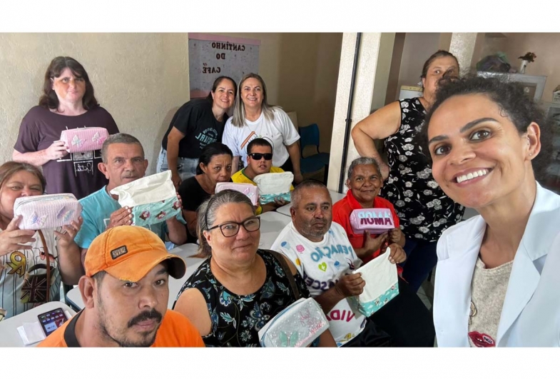 Saúde bucal é tema de atividade do grupo Saúde da Mente em Sarutaiá