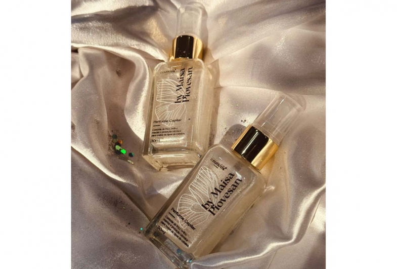 A nova versão do perfume incorporou essências florais,  trazendo ainda mais delicadeza e sofisticação