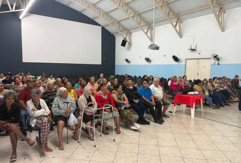 Público que esteve presente na palestra