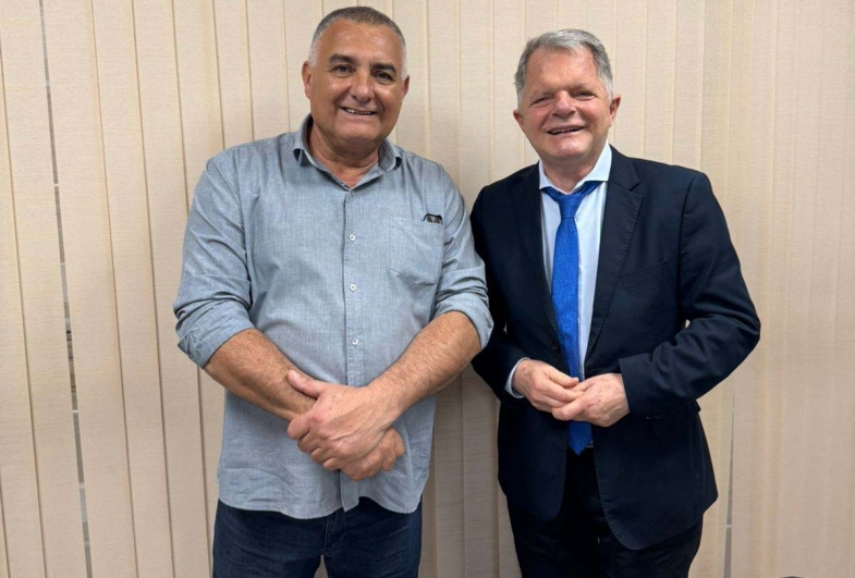 Deputado Mauro Bragato também recepcionou João