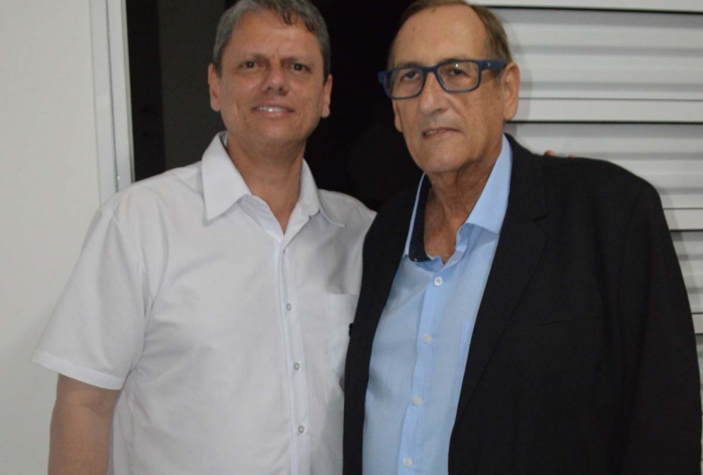 Prefeito Valtinho Boranelli recebe governador Tarcísio de Freitas em Tejupá