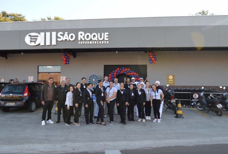 A equipe do Supermercado São Roque: Adriana Carneiro, Adriana de Oliveira, Alessandra do Prado, Ana Carolina, Ana Laura, Aparecido Trindade, Camila dos Santos, Célio Branco, Daniel Vicente, Klara Pire