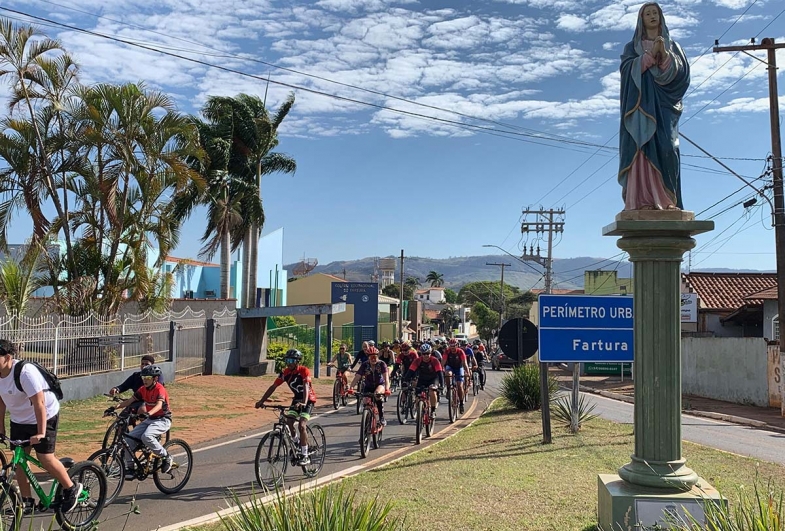 Passeio Ciclístico da Padroeira reúne famílias e amantes do esporte em Fartura