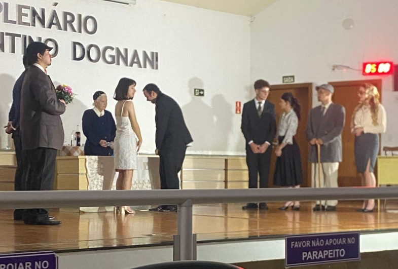 Espetáculo “SENHORA” encantou o público na Câmara Municipal de Itaí