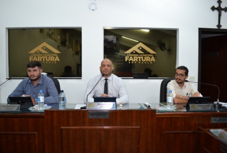 Vereador Léo Maia, presidente da Câmara, Bruno Guazelli e vereador Professor Henrique